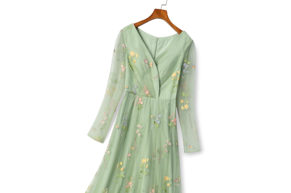 Plus Size Floral Embroidery Evening Dress
