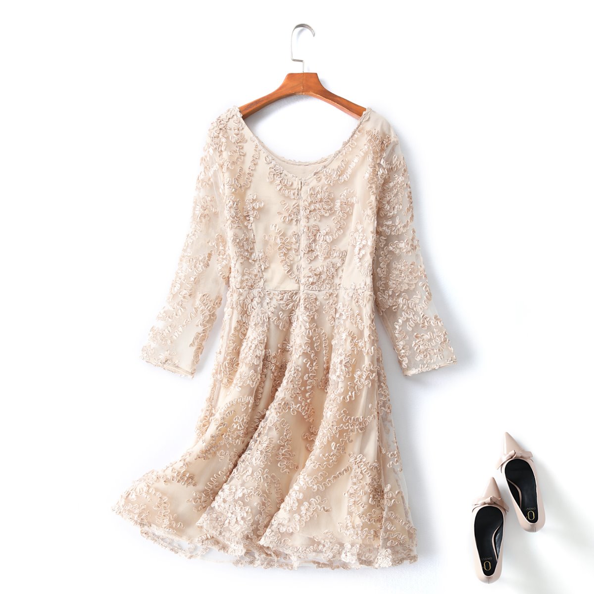 Renesmee Plus Size Gold Formal Dress– Hello Curve