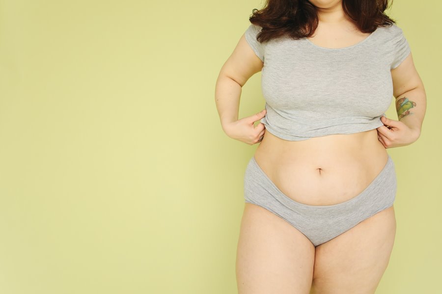 How to dress for your body type as a plus size woman?