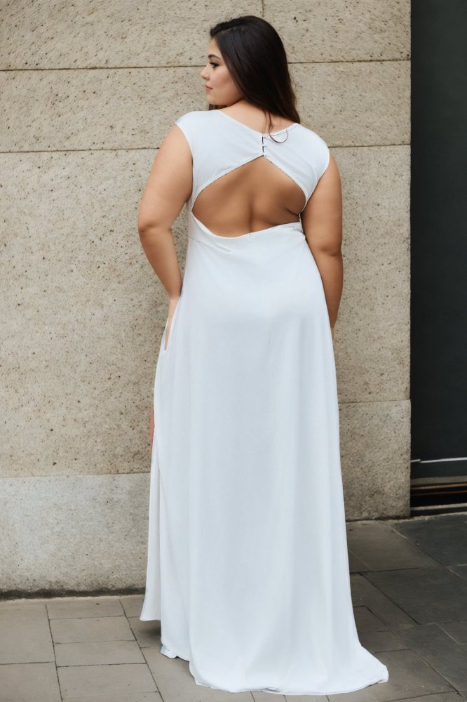 Betania Plus Size White Simple Maxi Dress– Hello Curve