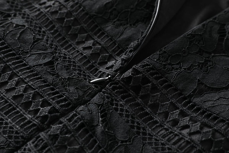 Quenna Plus Size Black Lace Formal Dress